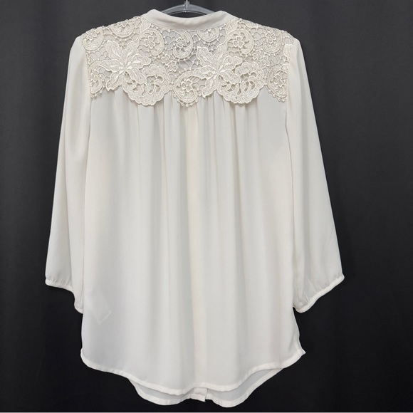 Banana Republic Lace Shoulder Blouse Cream Petite Women’s Small Button Front - Picture 4 of 9